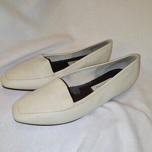 Vintage Enzo Angiolini Liberty White Loafers 7.5 M